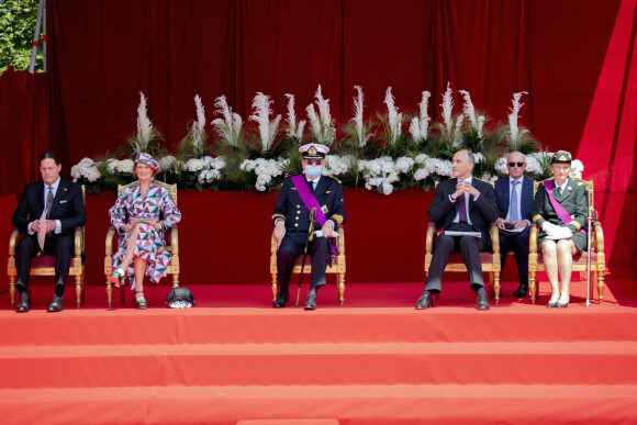 La princesse Delphine de Saxe Cobourg, son marie James O'Hare, le prince Laurent de Belgique, le prince Lorenz et la princesse Astrid de Belgique - La famille royale de Belgique assiste à la parade militaire lors de la fête nationale à Bruxelles, le 21 juillet 2021.