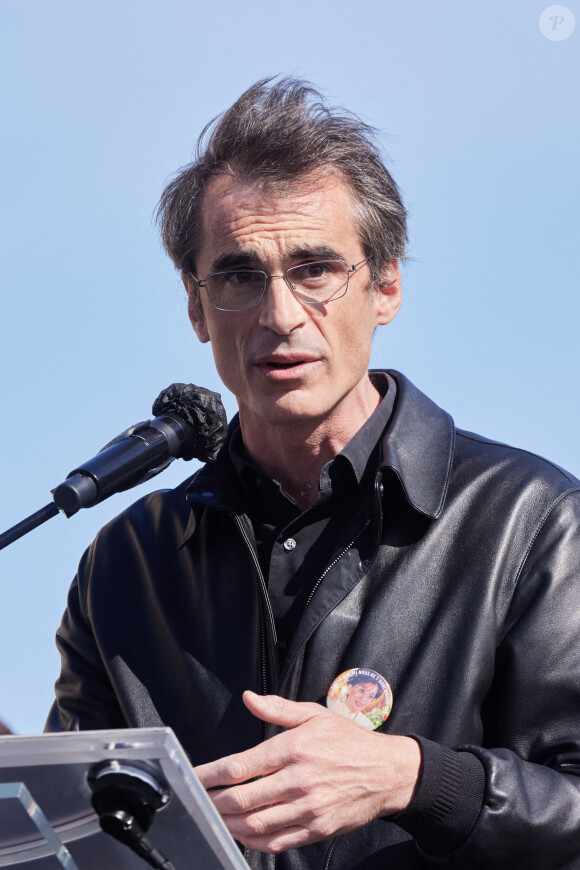 Raphaël Enthoven - Arrivées des people à la manifestation de soutien à la famille de Sarah Halimi sur la place du Trocadéro à Paris le 25 avril 2021.