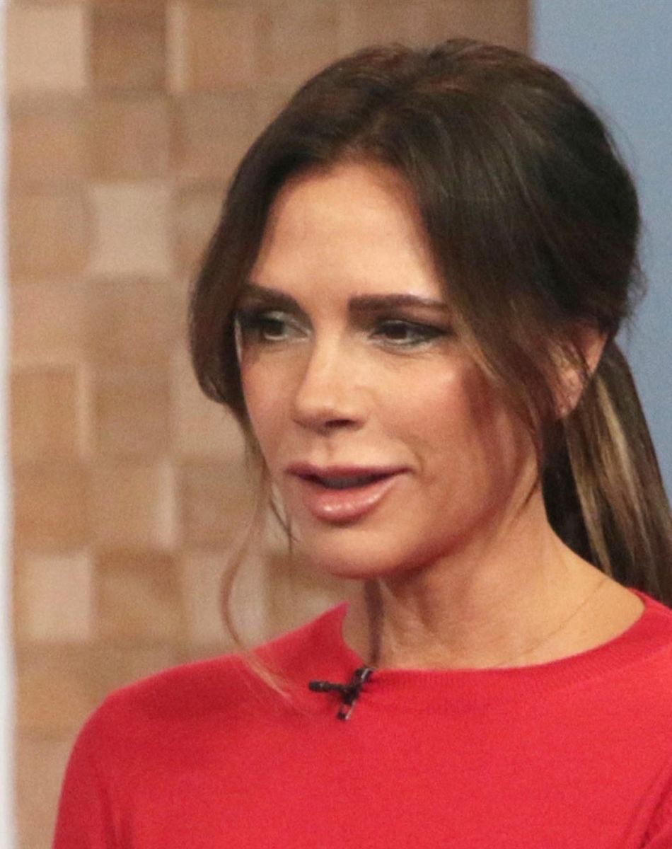 Victoria Beckham participe au talk-show Good Morning America pour faire la promotion de sa nouvelle ligne de maquillage à New York, le 12 octobre 2021.