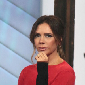 Victoria Beckham participe au talk-show Good Morning America pour faire la promotion de sa nouvelle ligne de maquillage à New York, le 12 octobre 2021.