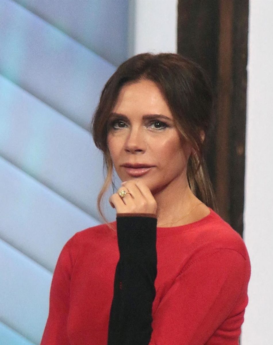 Victoria Beckham participe au talk-show Good Morning America pour faire la promotion de sa nouvelle ligne de maquillage à New York, le 12 octobre 2021.