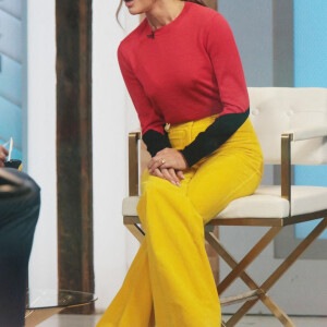 Victoria Beckham participe au talk-show Good Morning America pour faire la promotion de sa nouvelle ligne de maquillage à New York, le 12 octobre 2021.