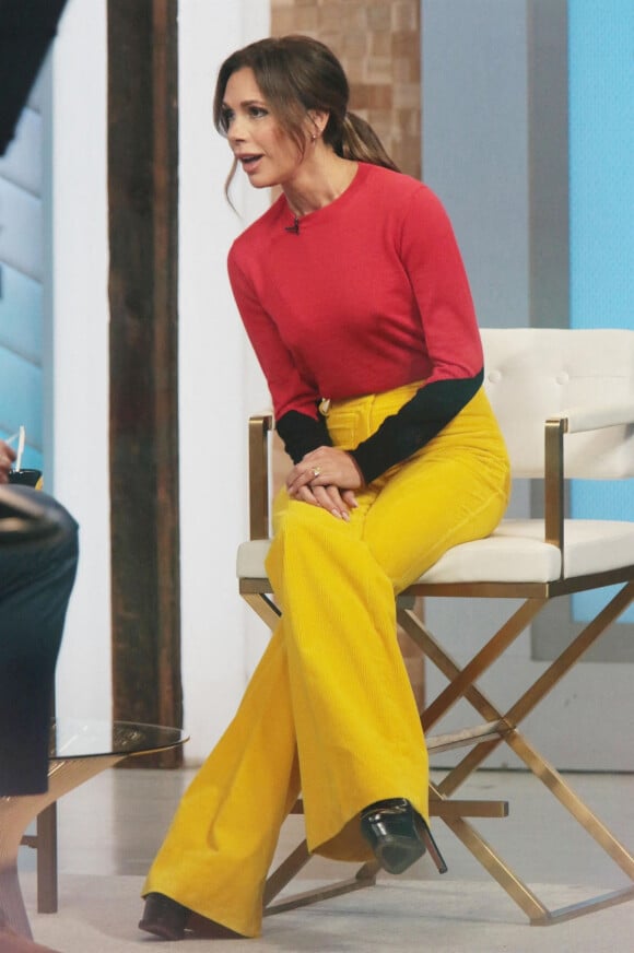 Victoria Beckham participe au talk-show Good Morning America pour faire la promotion de sa nouvelle ligne de maquillage à New York, le 12 octobre 2021.