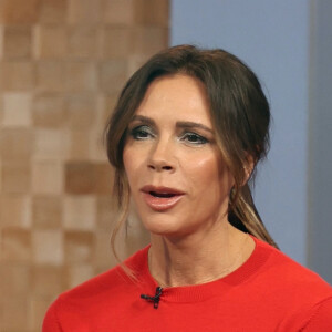 Victoria Beckham participe au talk-show Good Morning America pour faire la promotion de sa nouvelle ligne de maquillage à New York, le 12 octobre 2021.