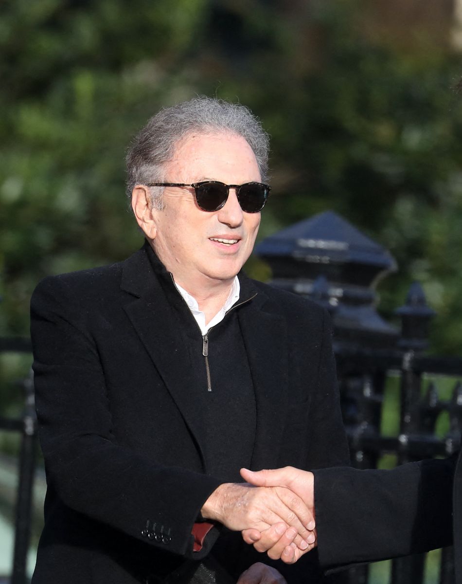 Michel Drucker et Max Guazzini - Arrivées aux obsèques de Etienne Mougeotte en l'église Saint-François-Xavier à Paris. Le 13 octobre 2021 © Jacovides-Clovis / Bestimage