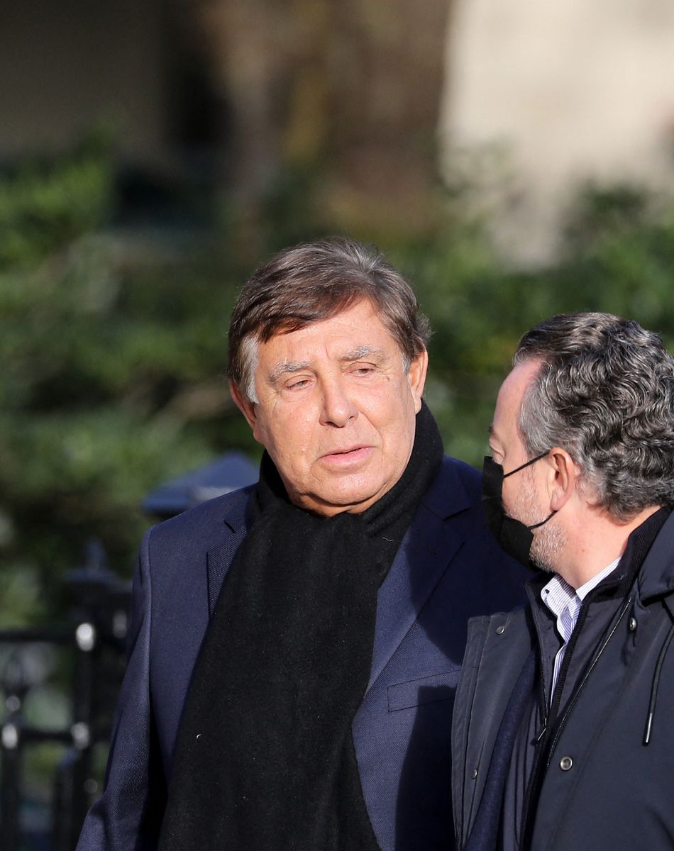 Jean-Pierre Foucault - Arrivées aux obsèques de Etienne Mougeotte en l'église Saint-François-Xavier à Paris. Le 13 octobre 2021 © Jacovides-Clovis / Bestimage