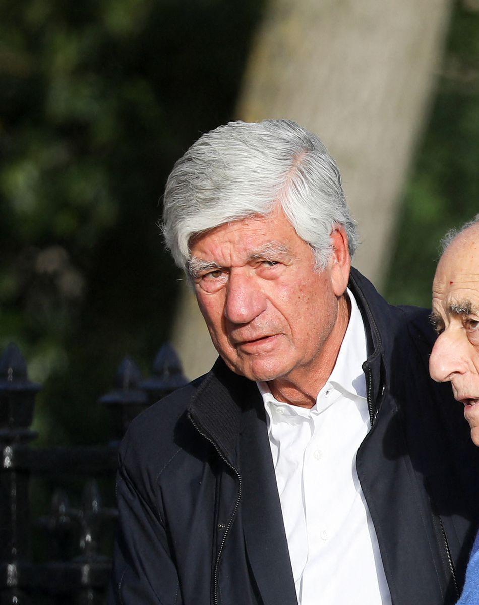 Maurice Lévy et Jean-Pierre Elkabbach - Arrivées aux obsèques de Etienne Mougeotte en l'église Saint-François-Xavier à Paris. Le 13 octobre 2021 © Jacovides-Clovis / Bestimage