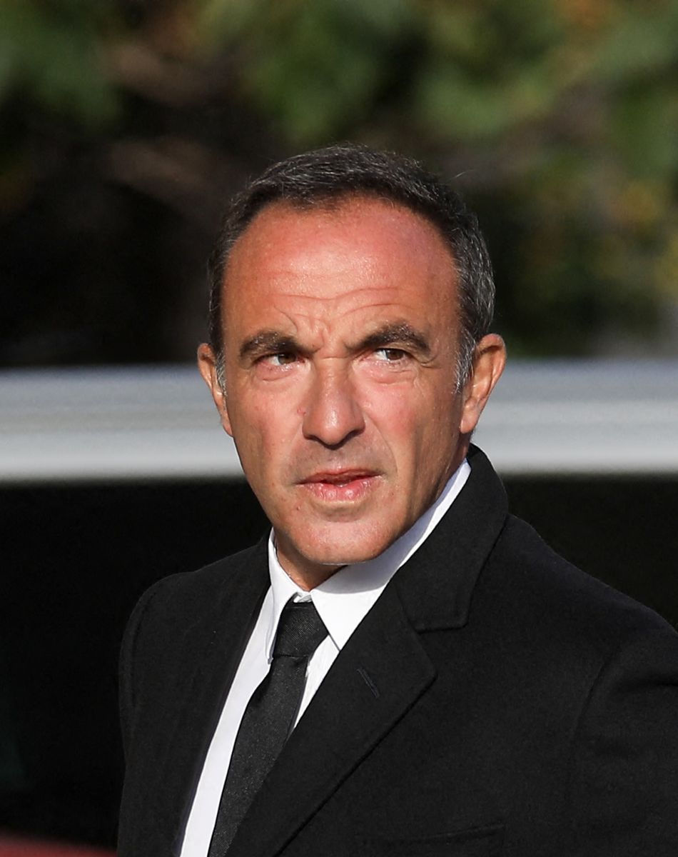 Nikos Aliagas - Arrivées aux obsèques de Etienne Mougeotte en l'église Saint-François-Xavier à Paris. Le 13 octobre 2021 © Jacovides-Clovis / Bestimage