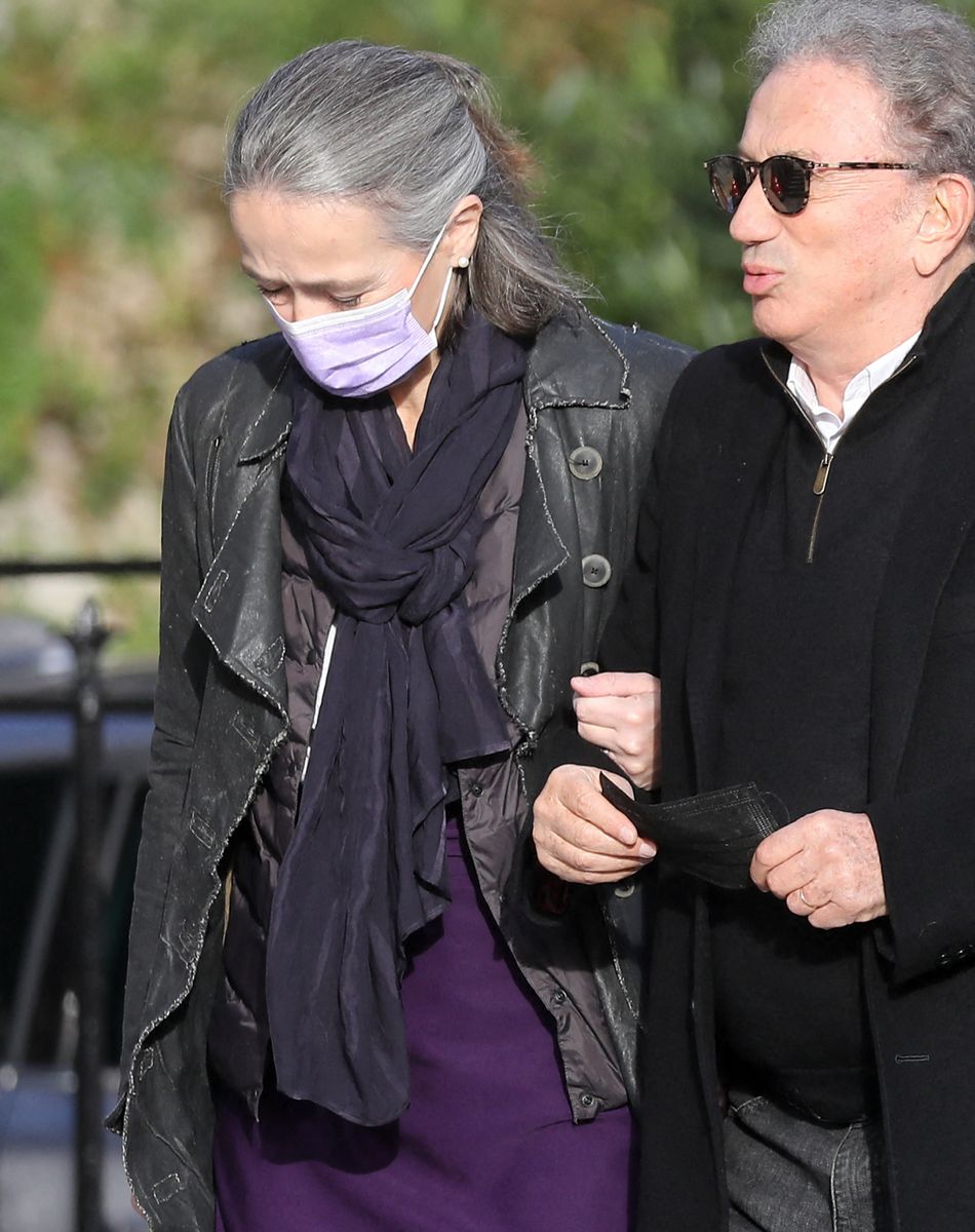 Delphine Ernotte et Michel Drucker - Arrivées aux obsèques de Etienne Mougeotte en l'église Saint-François-Xavier à Paris. Le 13 octobre 2021 © Jacovides-Clovis / Bestimage
