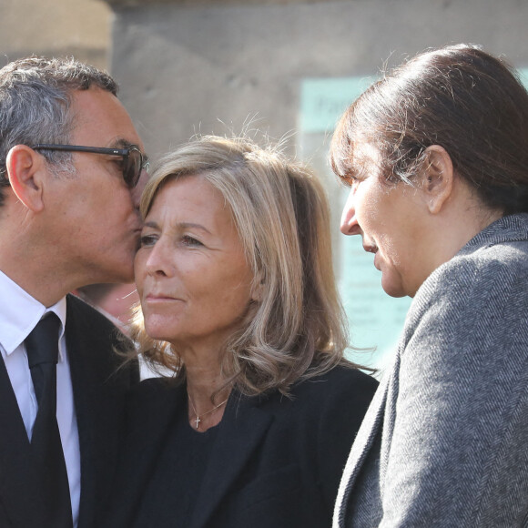 Claire Chazal et Anne Marcassus - Sorties des obsèques d'Etienne Mougeotte en l'église Saint-François-Xavier à Paris. Le 13 octobre 2021. © Jacovides-Clovis / Bestimage