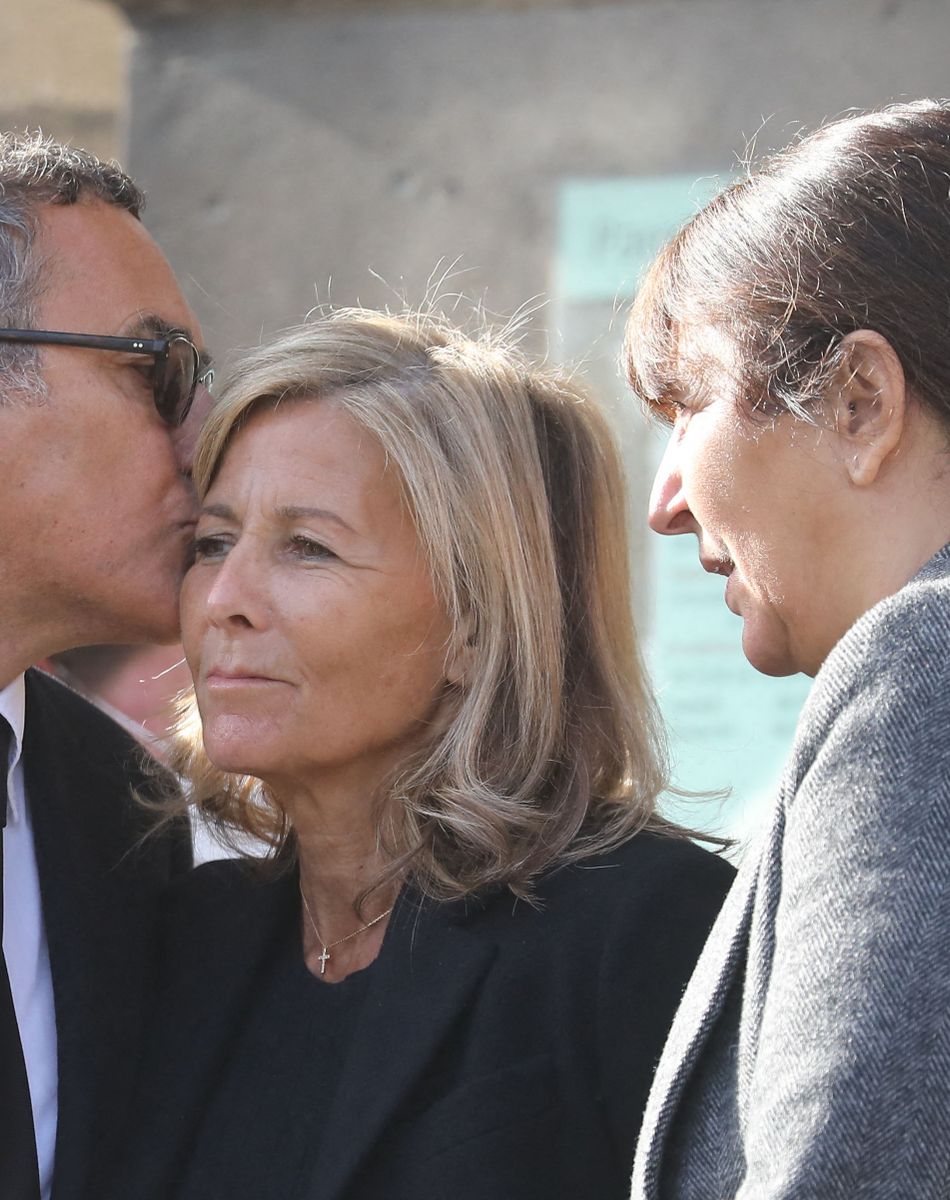 Claire Chazal et Anne Marcassus - Sorties des obsèques d'Etienne Mougeotte en l'église Saint-François-Xavier à Paris. Le 13 octobre 2021. © Jacovides-Clovis / Bestimage
