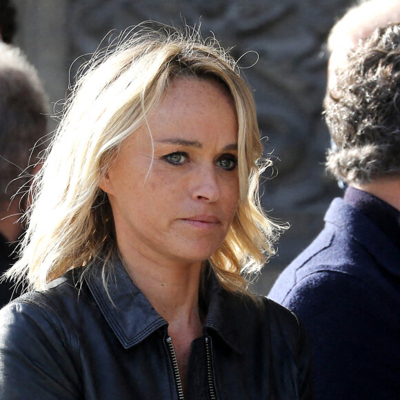 Cécile de Ménibus - Sorties des obsèques d'Etienne Mougeotte en l'église Saint-François-Xavier à Paris. Le 13 octobre 2021. © Jacovides-Clovis / Bestimage