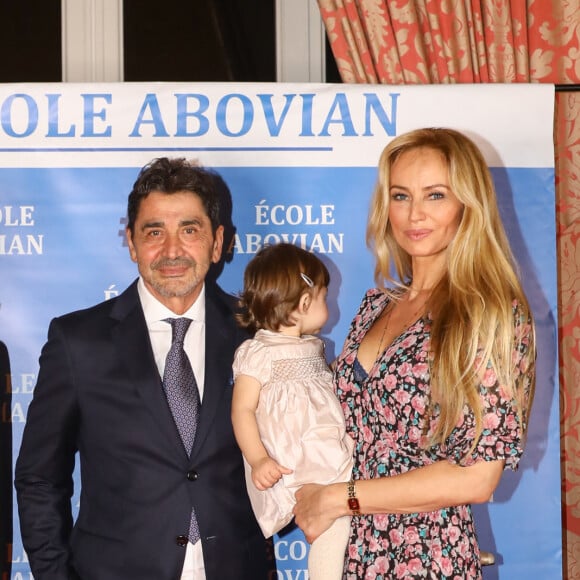 Evelyne Melkonian, Richard Findykian, Aram Ohanian, sa femme Adriana Karembeu et leur fille Nina Ohanian - Photocall de la soirée caritative organisée au Palais du Pharo, au profit de l'école arménienne Abovian. Marseille. © Philippe Doignon / Bestimage 