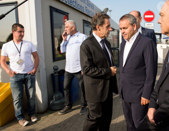 Xavier Bertrand, Président du conseil régional de Nord-Pas-de-Calais-Picardie - Nicolas Sarkozy visite le port de Calais le 21 septembre 2016.