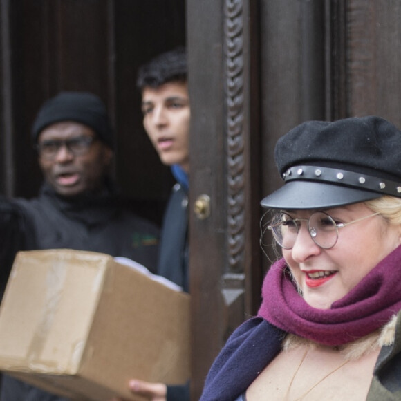 Marilou Berry transmet l'appel anti-fourrure de près de 60 000 soutiens de PETA, en remettant au ministère de l’agriculture une pétition forte de 56 821 signatures demandant la fin de la production de fourrure en France. Paris, le 29 novembre 2019 © Benjamin Gipouloux / Panoramic / Bestimage  