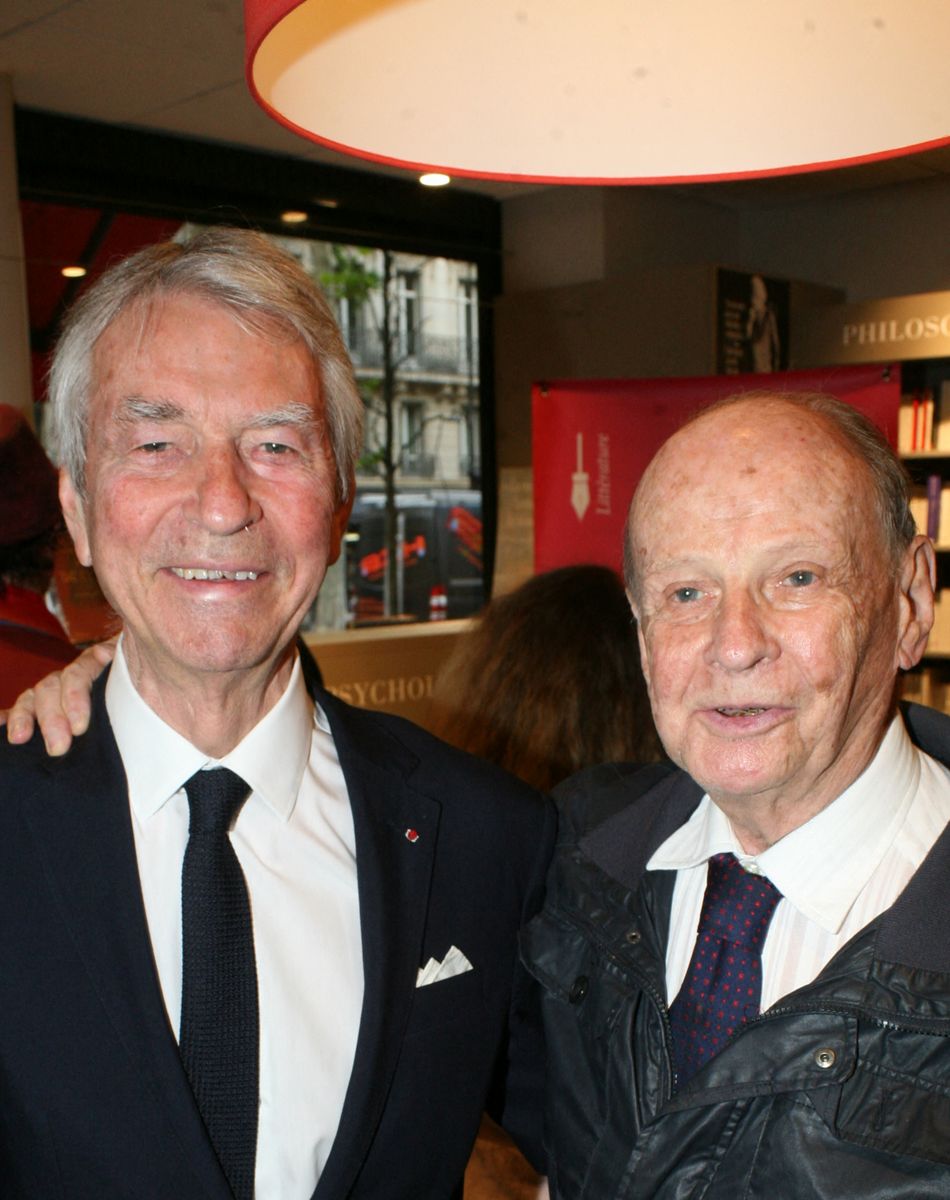 Rétro - Décès de Emmanuel de la Taille, ancien journaliste économique de TF1 - Jean-Claude Narcy, Emmanuel de la Taille - Edith Rebillon dédicace son livre "49 ans et demi" à la librairie Albin Michel à Paris le 19 mai 2016.