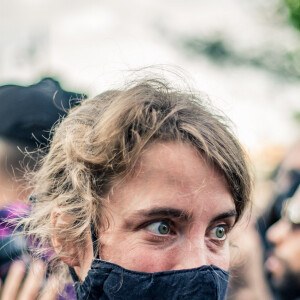 Adèle Haenel à la manifestation de soutien à Adama Traoré devant le tribunal de Paris le 2 juin 2020. © Cyril Moreau / Bestimage 