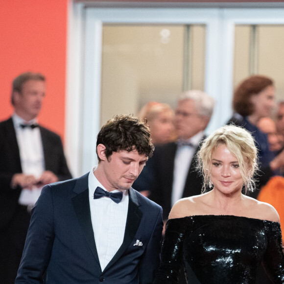 Niels Schneider et sa compagne Virginie Efira - Descente des marches du film "Sibyl" lors du 72ème Festival International du Film de Cannes. Le 24 mai 2019 © Borde / Bestimage