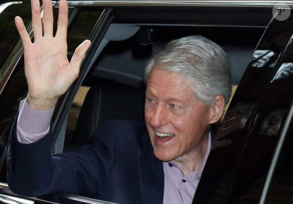 Bill Clinton à la sortie du Talk-show "Live with Kelly and Ryan" à New York City, New York, Etats-Unis, le 8 juin 2021.