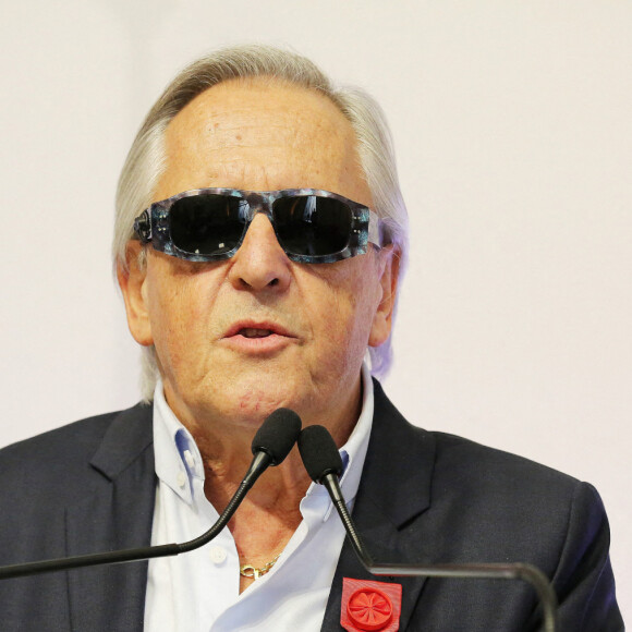 Cérémonie de remise des insignes d' officier de la légion d' honneur à Gilbert Montagné en présence de Sophie Cluzel Secrétaire d' Etat chargée des Personnes handicapées à Paris le 23 septembre 2021. © Panoramic/Bestimage