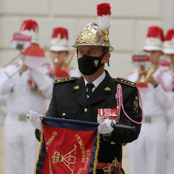 Exclusif - La princesse Caroline de Hanovre et le prince Albert II de Monaco lors de la passation de commandement du chef de corps des sapeurs-pompiers de Monaco entre le colonel Norbert Fassiaux et le commandant Maxime Yvrard dans la cour d'honneur du Palais Princier à Monaco le 8 octobre 2021. © Cyril Dodergny / Nice Matin / Bestimage