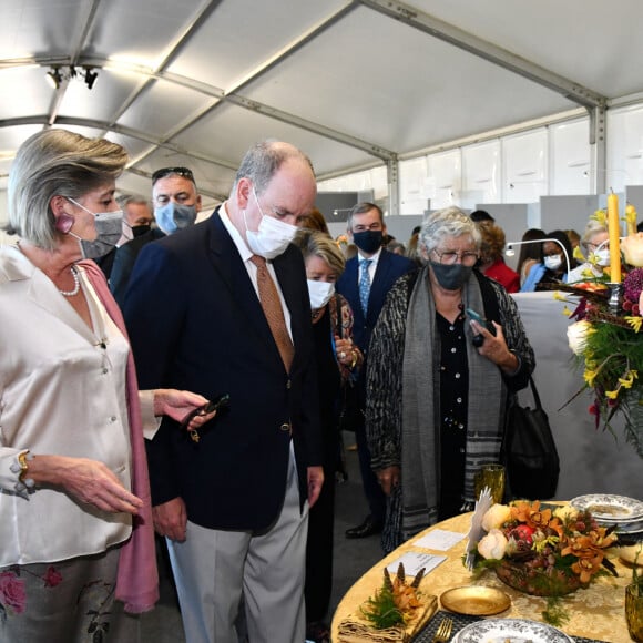 La princesse Caroline de Hanovre et le prince Albert de Monaco durant le 52e Concours International de Bouquets à Monaco, le 16 octobre 2021. © Bruno Bebert / Bestimage 