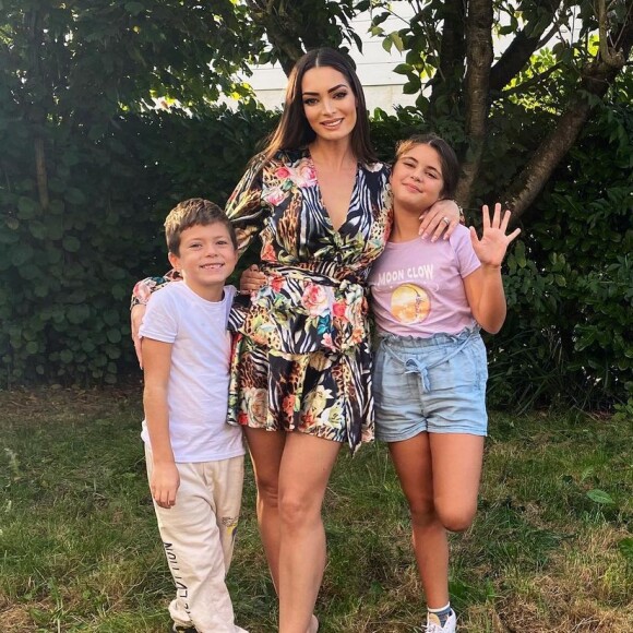 Emilie Nef Naf, ancienne star de télé-réalité désormais maman de deux enfants, Maëlla et Menzo.