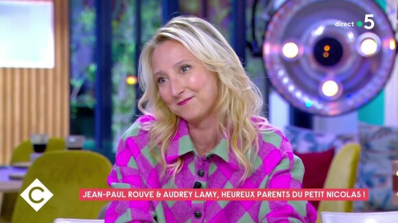 Audrey Lamy dans l'émission "C à Vous" sur France 5.