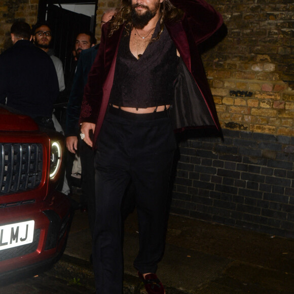 Jason Momoa à la soirée du film "Dune" à Londres, le 18 octobre 2021.