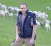 Vincent, 45 ans et père de deux enfants, est éleveur de brebis allaitantes en Occitanie. C'est un candidat de "L'amour est dans le pré 2017".
