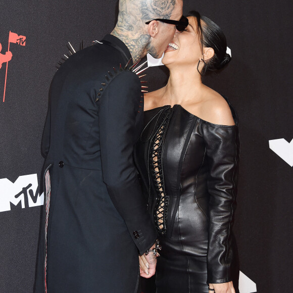 Travis Baker, Kourtney Kardashian - Cérémonie des 2021 MTV Video Music Awards à New York le 12 septembre 2021.