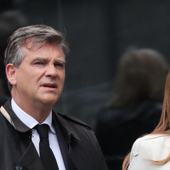 Arnaud Montebourg et Amina Walter - Hommage à Guy Bedos en l'église de Saint-Germain-des-Prés à Paris le 4 juin 2020.