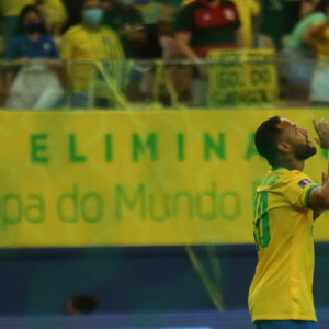 Neymar Jr. lors du match éliminatoire pour la coupe du monde opposant le Brésil à l'Uruguay au Arena da Amazônia à Manaus, Brésil, le 14 octobre 2021. Le Brésil a gagné 4-1. © Fotoarena/Panoramic/Bestimage