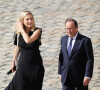 François Hollande et sa compagne Julie Gayet lors de la cérémonie d'hommage national à Jean-Paul Belmondo à l'Hôtel des Invalides à Paris