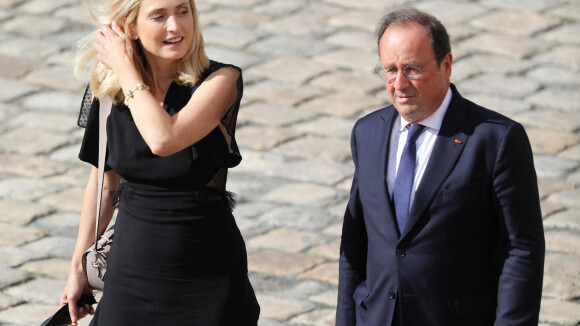 Julie Gayet trop curieuse chez les Macron ? Brigitte en a bien ri !