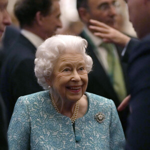 La reine Elisabeth II d'Angleterre - Réception du "Global Investment Conference" au château de Windsor, le 19 octobre 2021.