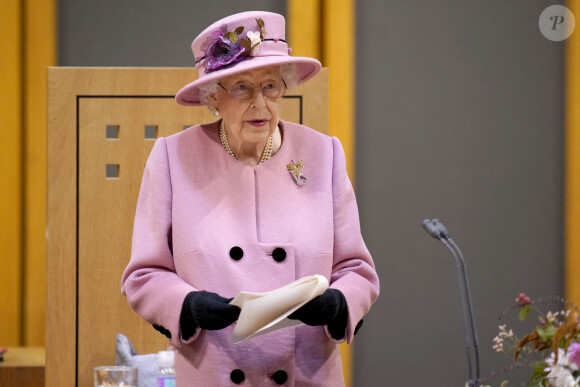 La reine Elisabeth II d'Angleterre assiste à la cérémonie d'ouverture de la sixième session du Senedd à Cardiff, Royaume Uni, 14 octobre 2021.