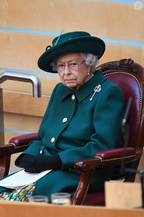 La reine Elisabeth II d'Angleterre, au Parlement écossais à Edimbourg, Ecosse, Royaume Uni. 