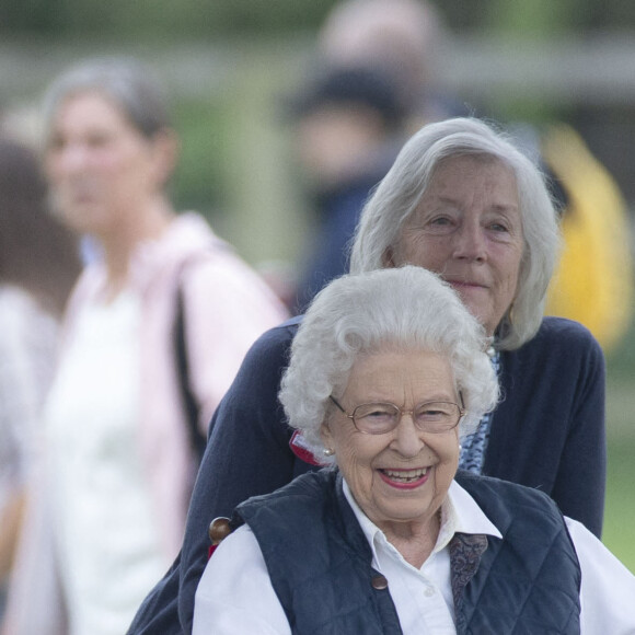 La reine Elisabeth II d'Angleterre, de retour d'Ecosse après la Holyrood Week, assiste à la course hippique "Royal Windsor Horse Show", le 2 juillet 2021 à Windsor.