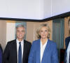 Exclusif - Patrice Carmouze, Silvia Garcia (TV5MONDE) Maria , Cyril Viguier , Valérie Pécresse, présidente de la région Île-de-France et candidate à l'investiture des Républicains pour la présidentielle, et François-Xavier Lefranc (rédacteur en chef d'Ouest-France) lors de l'émission "Face aux territoires" présentée par C.Viguier dans les studios de TV5 Monde à Paris, France, le 14 octobre 2021. © Pierre Perusseau/Bestimage