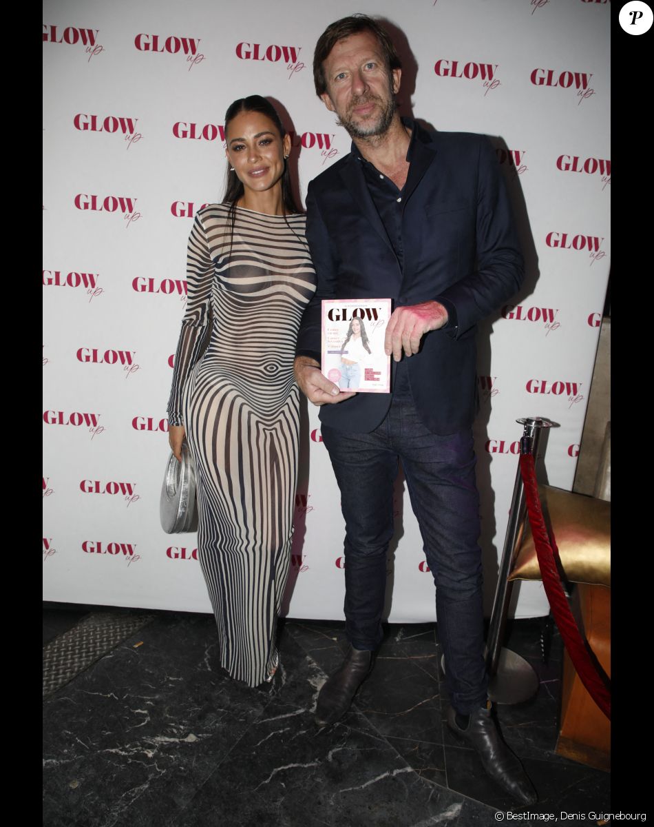 Dominique Busso de Forbes France L'influenceuse Alix Desmoineaux ( avec une tenue de Jean-Paul Gaultier) aux 2 millions d'abonnés sort son premier livre 'GLOW UP' lors d'une soirée à l'Arc à Paris le 21 Octobre 2021. © Denis Guignebourg / Bestimage