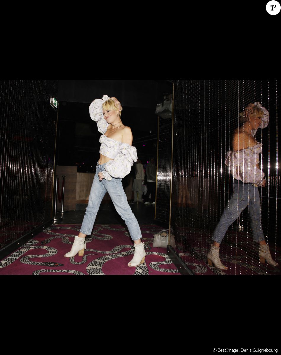 Katrina Patchett lors de la soirée de L'influenceuse Alix Desmoineaux ( avec une tenue de Jean-Paul Gaultier) et guest aux 2 millions d'abonnés sort son premier livre 'GLOW UP' lors d'une soirée à l'Arc à Paris le 21 Octobre 2021. © Denis Guignebourg / Bestimage