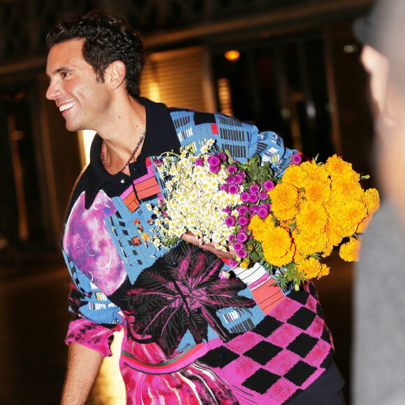 Le chanteur Mika au défilé de mode Valentino lors de la la Fashion Week printemps/été 2022 au Carreau du Temple à Paris, France, le 1er octobre 2021. © Panoramic/Bestimage