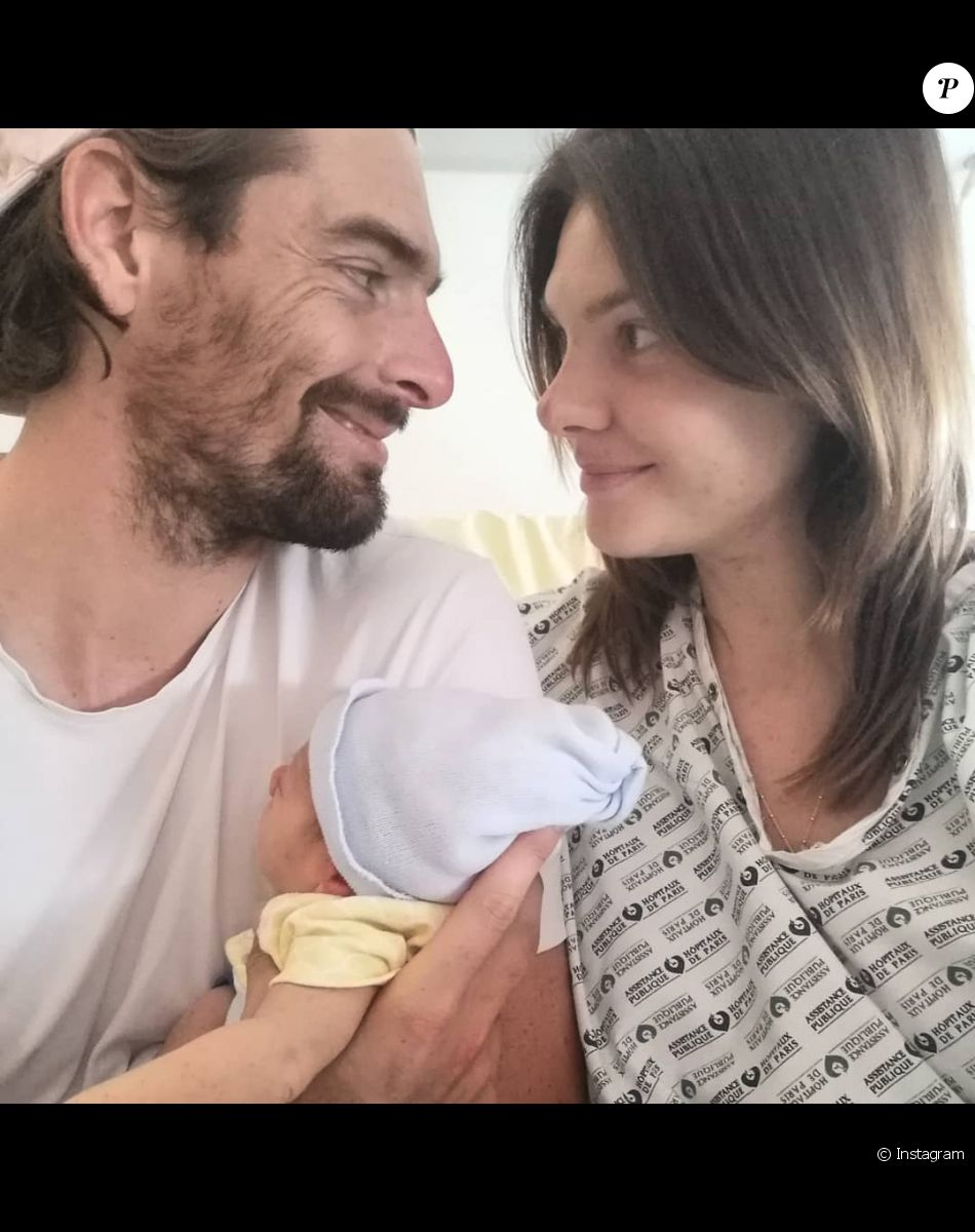 Alice Detollenaere et son compagnon Camille Lacourt sont devenus parents d'un petit garçon prénommé Marius.