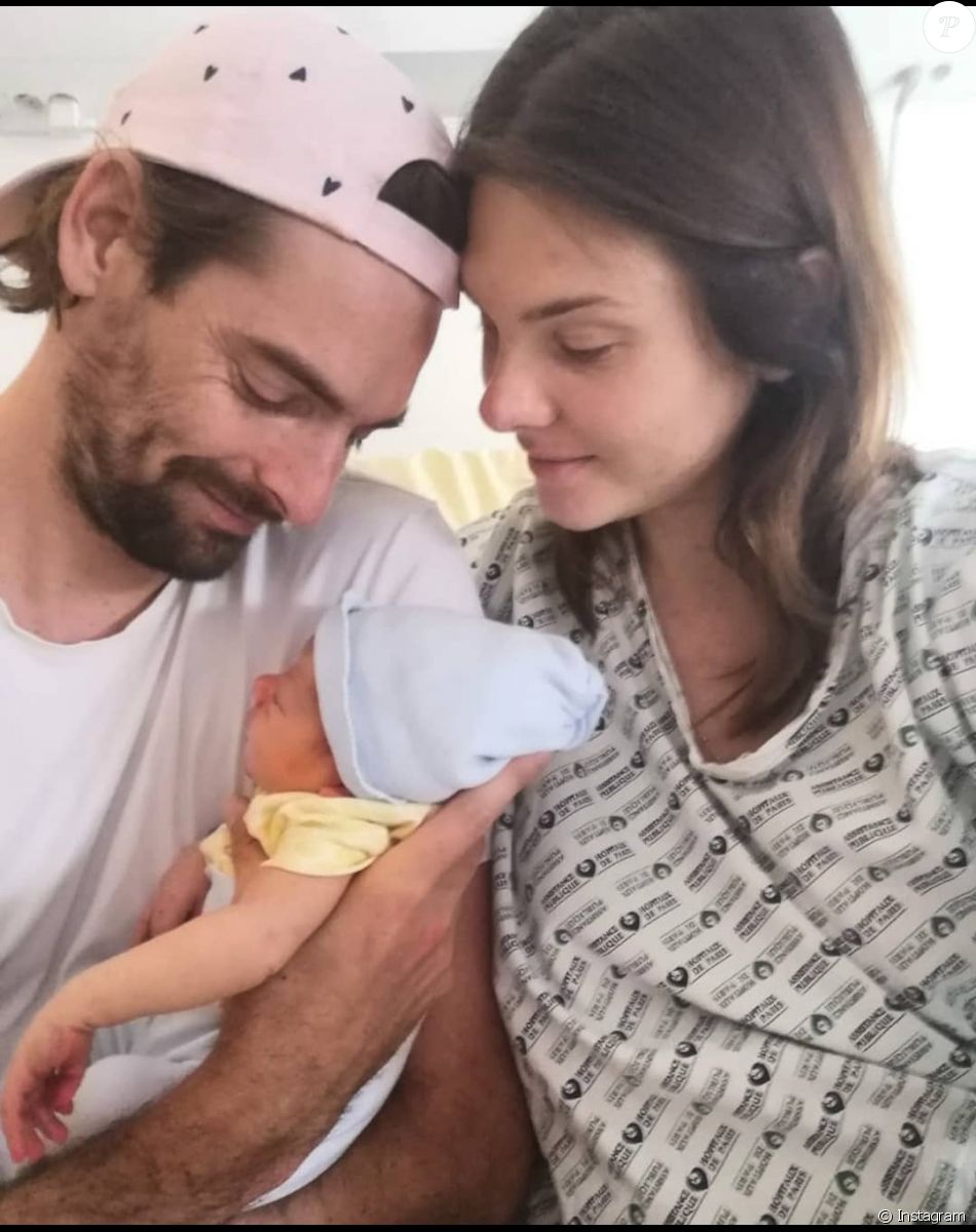 Alice Detollenaere et son compagnon Camille Lacourt sont devenus parents d'un petit garçon prénommé Marius.