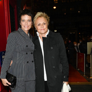 Anne Le Nen et sa femme Muriel Robin - Inauguration de la statue de cire de "Muriel Robin et Pierre Palmade" au musée Grévin à Paris le 25 octobre 2021. © Coadic Guirec/Bestimage