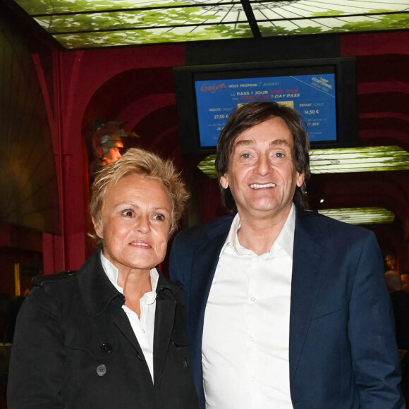 Muriel Robin et Pierre Palmade - Inauguration de la statue de cire de "Muriel Robin et Pierre Palmade" au musée Grévin à Paris le 25 octobre 2021. © Coadic Guirec/Bestimage