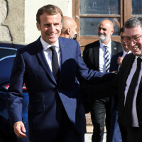 Emmanuel Macron a été dans le même lycée qu'un célèbre humoriste, renvoyé 7 fois !