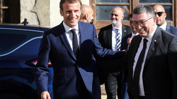 Emmanuel Macron a été dans le même lycée qu'un célèbre humoriste, renvoyé 7 fois !