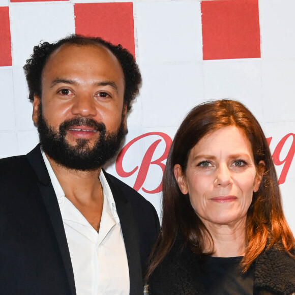 Fabrice Éboué et Marina Foïs à la première du film "Barbaque" au cinéma Pathé Wepler à Paris, le 19 octobre 2021.